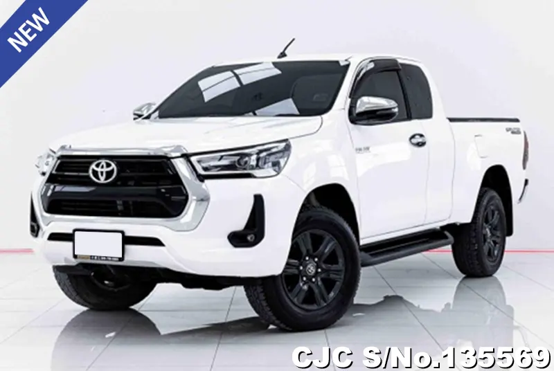 Toyota Hilux in White for Sale Image 0