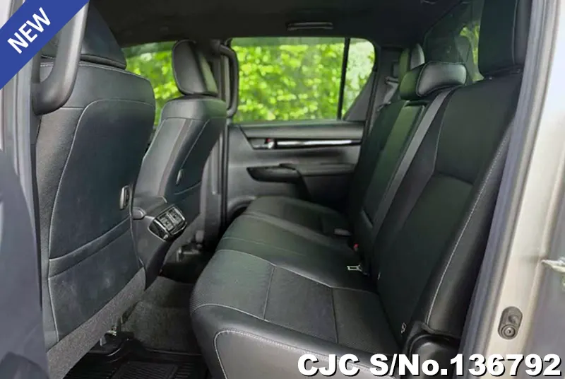 Toyota Hilux in Silver for Sale Image 12