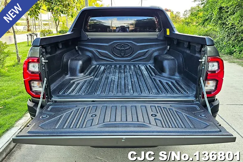 Toyota Hilux in Oxide Bronze Metallic for Sale Image 4
