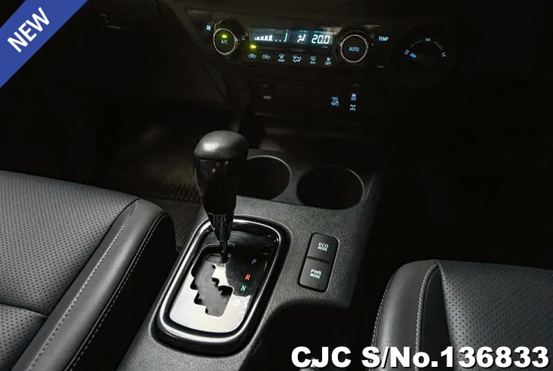 Toyota Hilux in Oxide Bronze Metallic for Sale Image 14