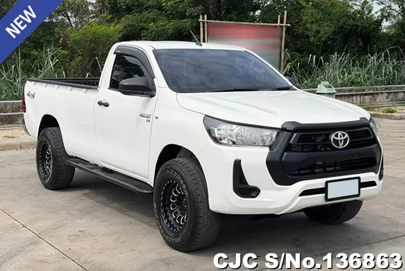 Toyota Hilux in White for Sale Image 0