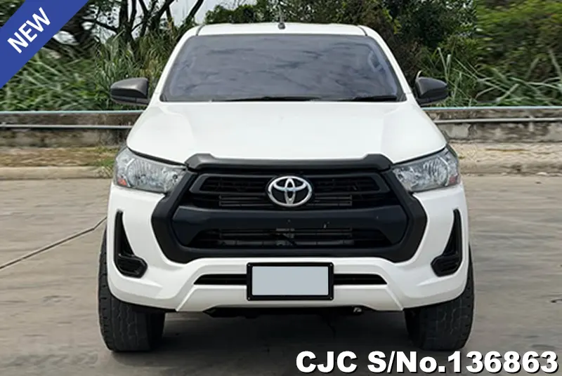 Toyota Hilux in White for Sale Image 4