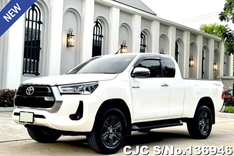 Toyota Hilux in White for Sale Image 0