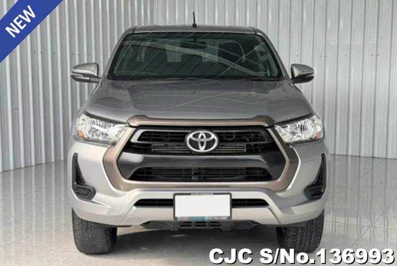 Toyota Hilux in Silver for Sale Image 4