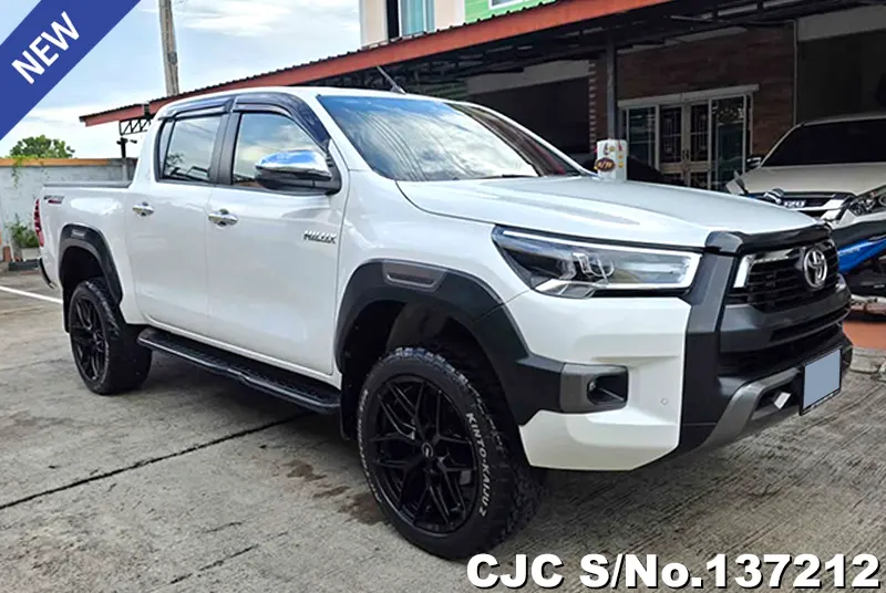Toyota Hilux in White for Sale Image 0