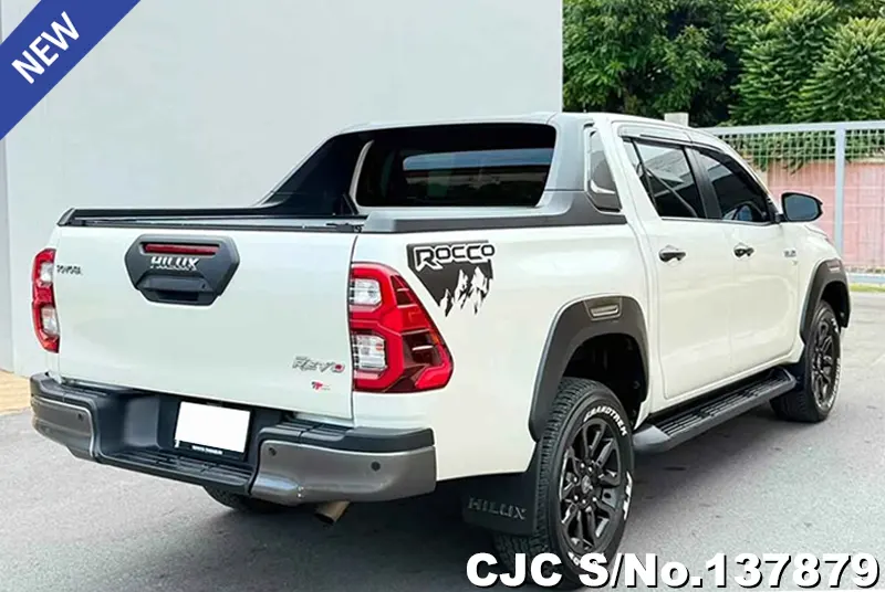 Toyota Hilux in White for Sale Image 2
