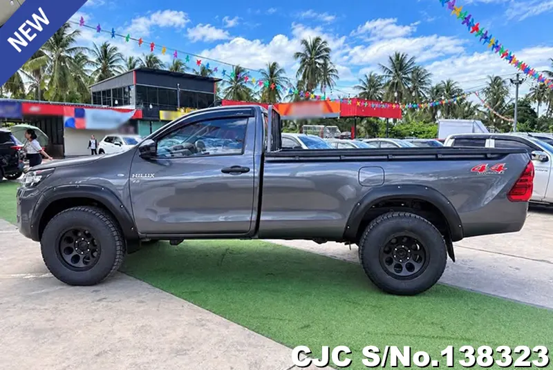 Toyota Hilux in Gray for Sale Image 3