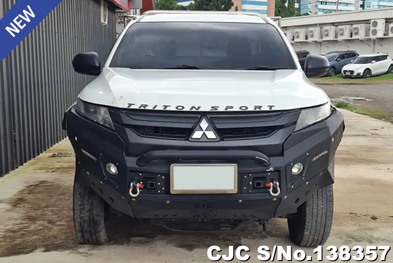 Mitsubishi Triton in White for Sale Image 4