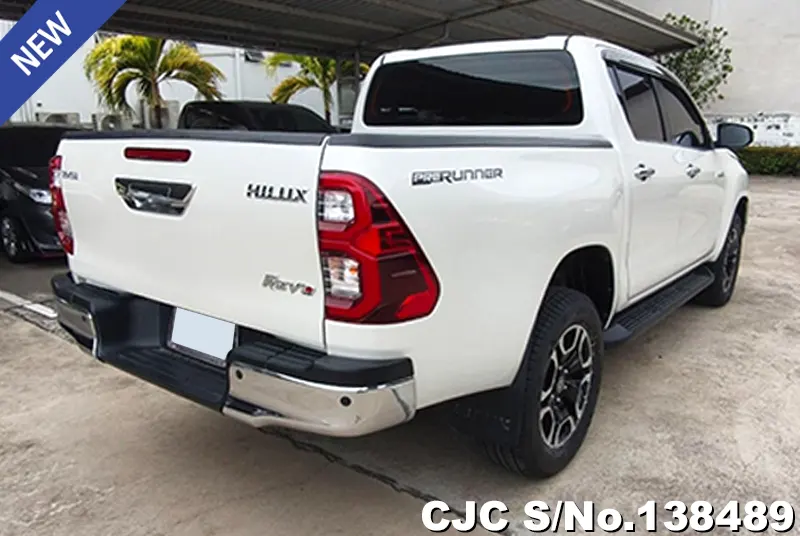 Toyota Hilux in White for Sale Image 2