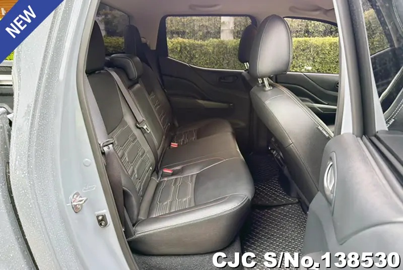 Nissan Navara in Stealth Grey for Sale Image 11