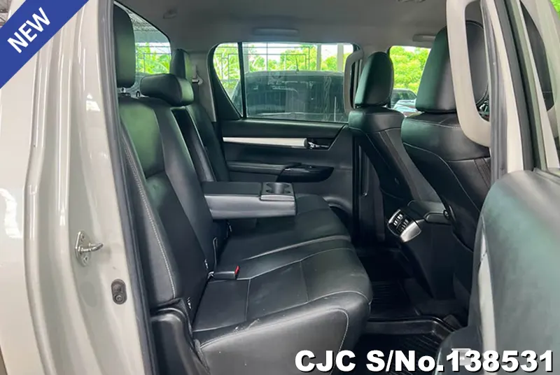 Toyota Hilux in White for Sale Image 12