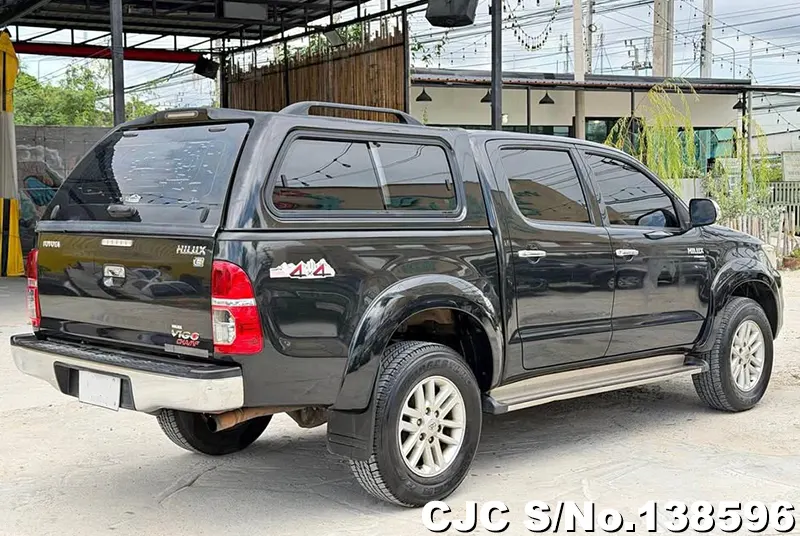 Toyota Hilux in Black for Sale Image 2
