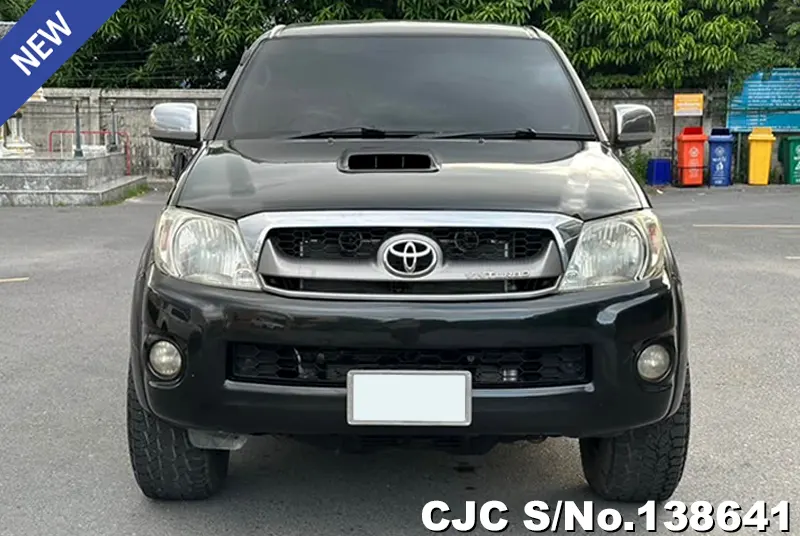 Toyota Hilux in Black for Sale Image 4