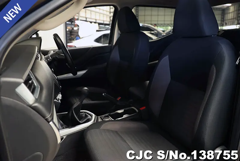 Nissan Navara in Black for Sale Image 6