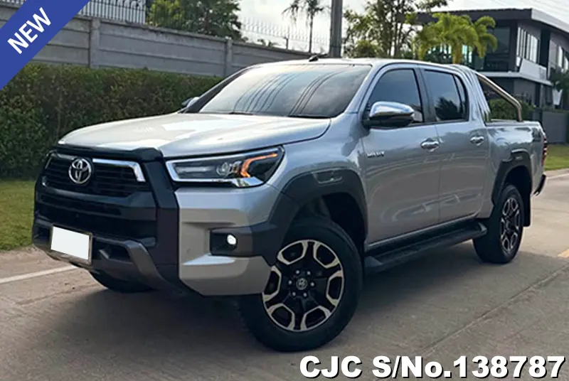 Toyota Hilux in Gray for Sale Image 3
