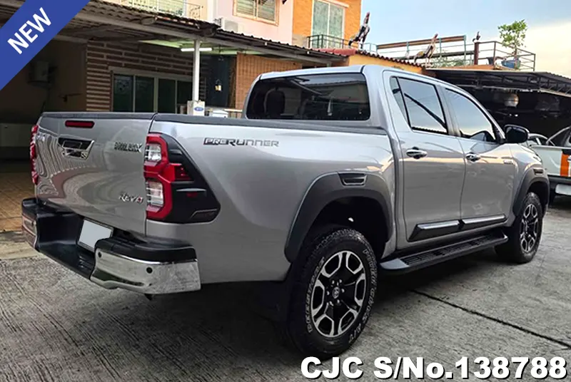 Toyota Hilux in Gray for Sale Image 2