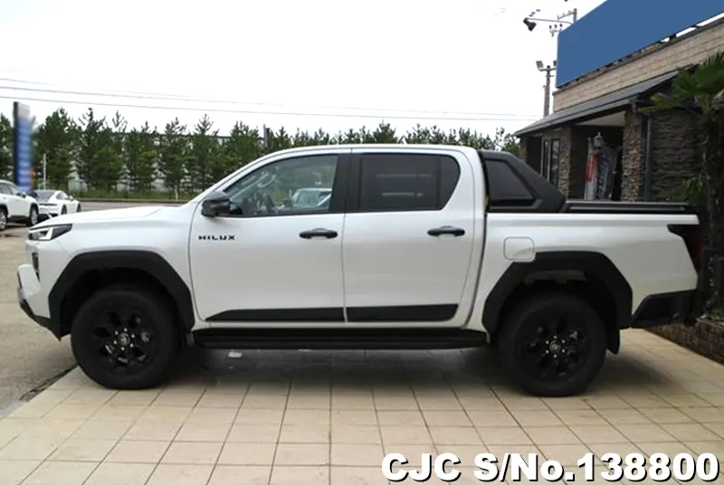Toyota Hilux in White for Sale Image 7