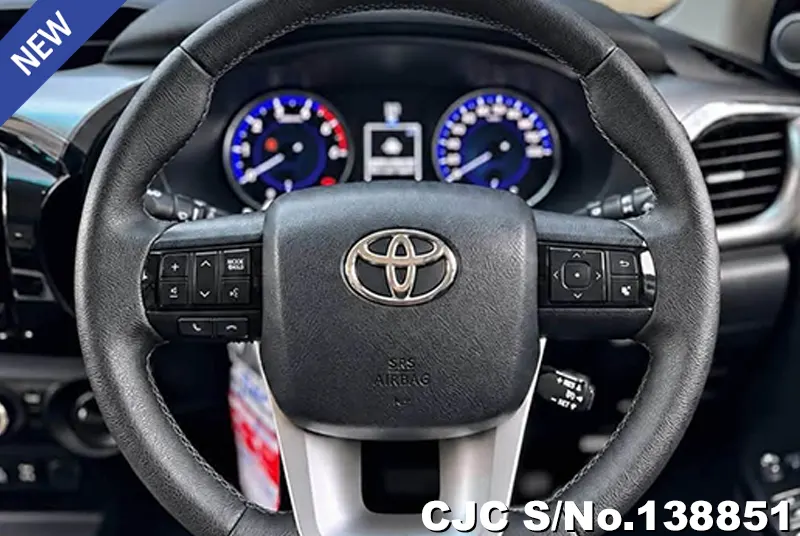 Toyota Hilux in White for Sale Image 8