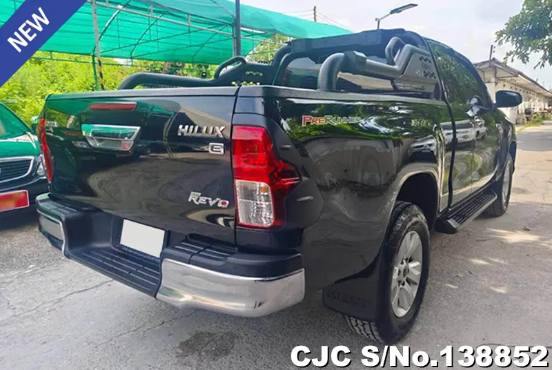 Toyota Hilux in Black for Sale Image 2