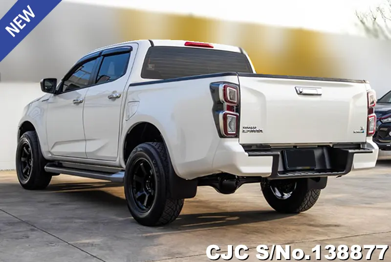 Isuzu D-Max in White for Sale Image 1