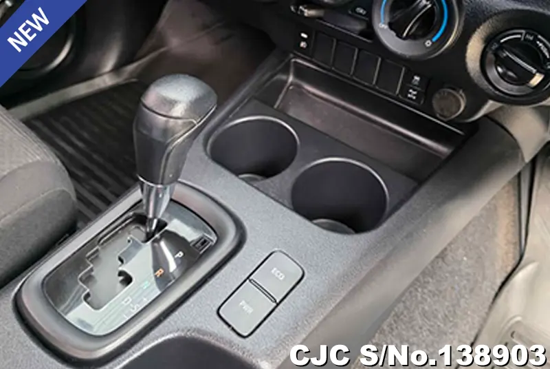 Toyota Hilux in Gray for Sale Image 9