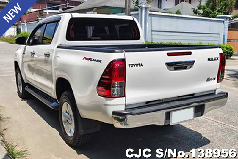 Toyota Hilux in White for Sale Image 1