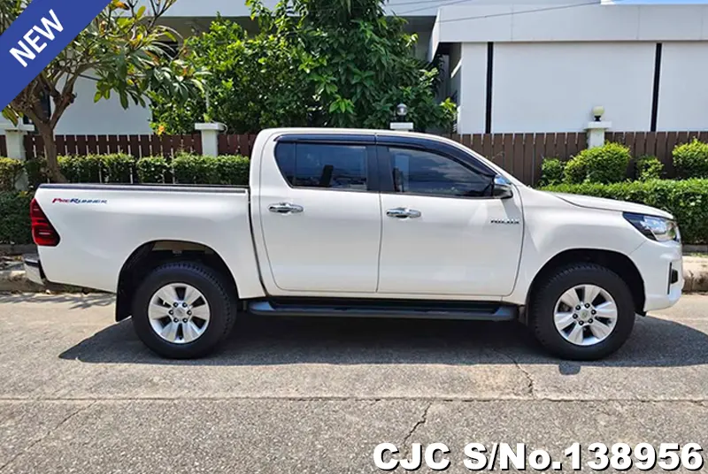 Toyota Hilux in White for Sale Image 6