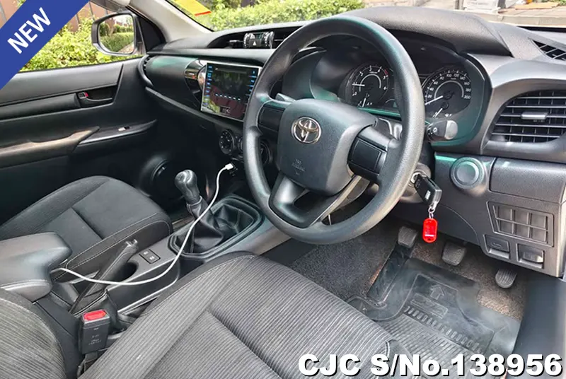 Toyota Hilux in White for Sale Image 9