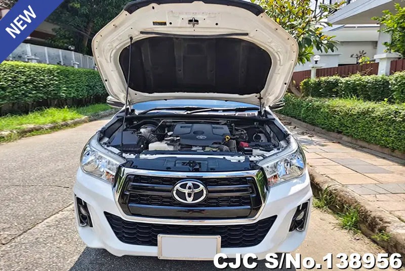 Toyota Hilux in White for Sale Image 11