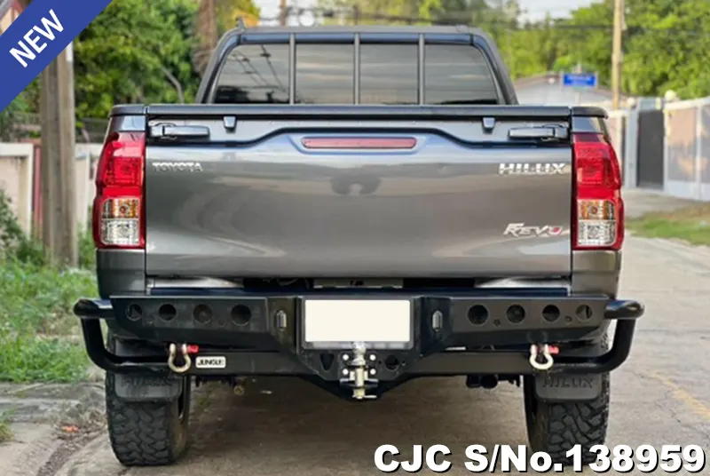 Toyota Hilux in Gray for Sale Image 3
