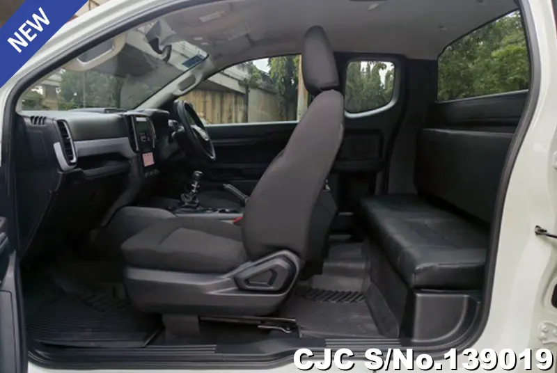 Ford Ranger in White for Sale Image 10