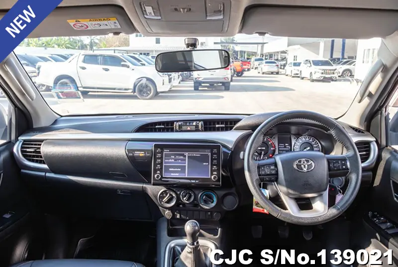 Toyota Hilux in White for Sale Image 8