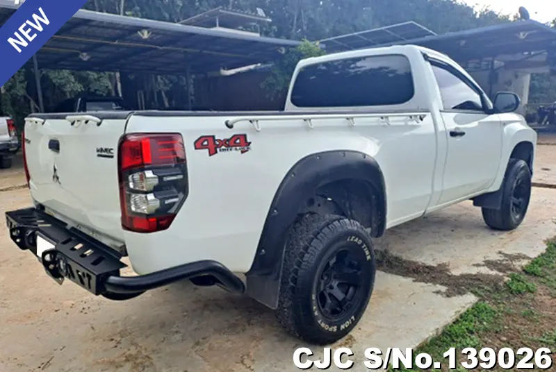 Mitsubishi Triton in White for Sale Image 2