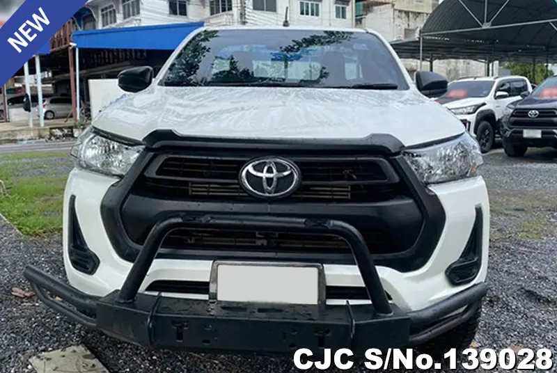 Toyota Hilux in White for Sale Image 4