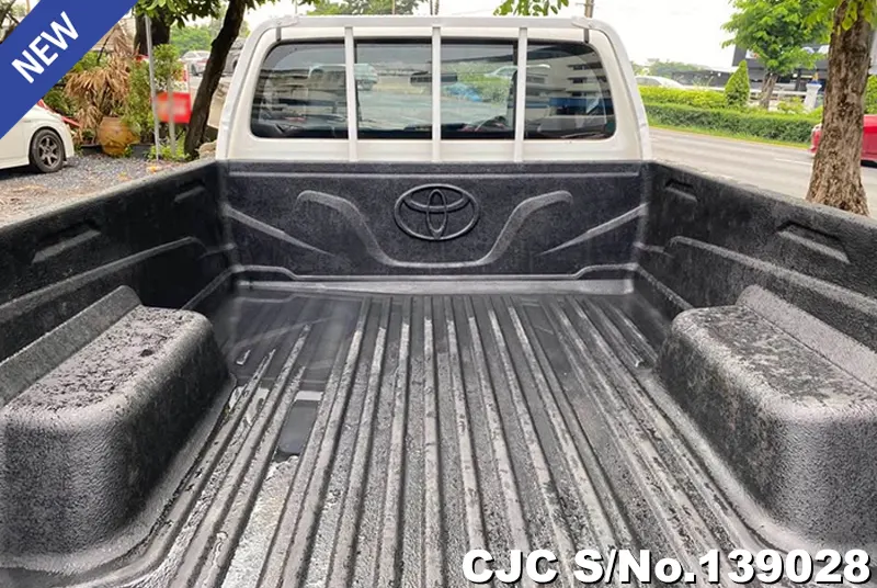 Toyota Hilux in White for Sale Image 6