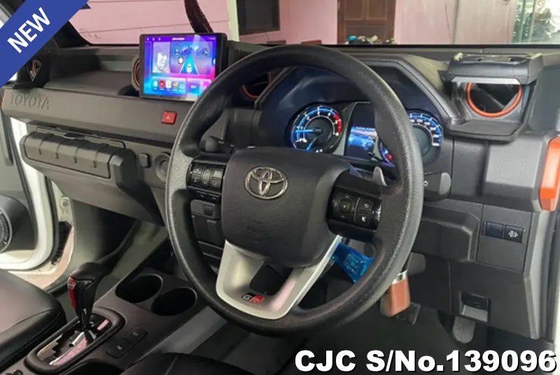 Toyota Hilux in White for Sale Image 7