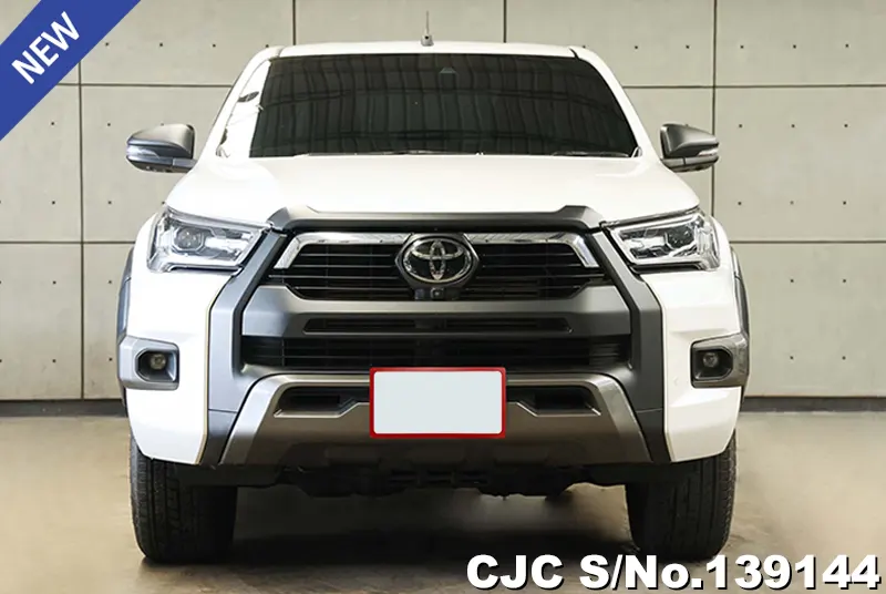 Toyota Hilux in White for Sale Image 2