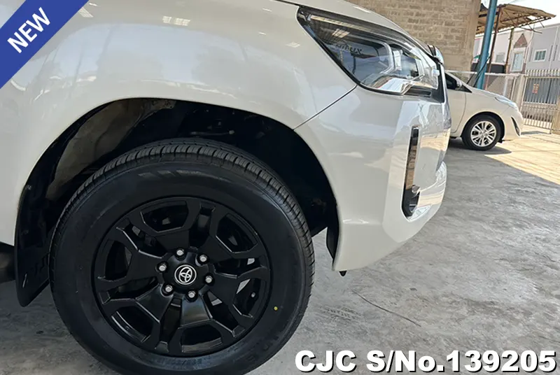 Toyota Hilux in White for Sale Image 7