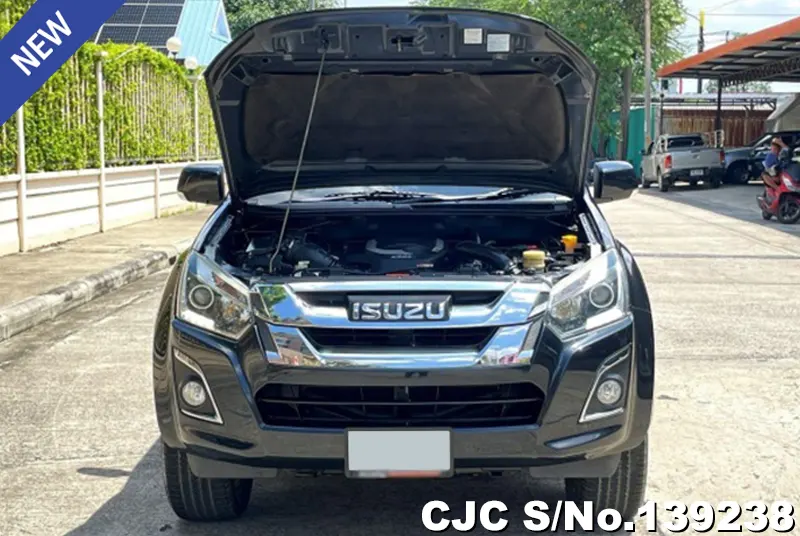 Isuzu D-Max in Black for Sale Image 9