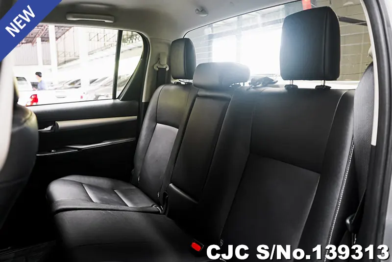 Toyota Hilux in Gray for Sale Image 12