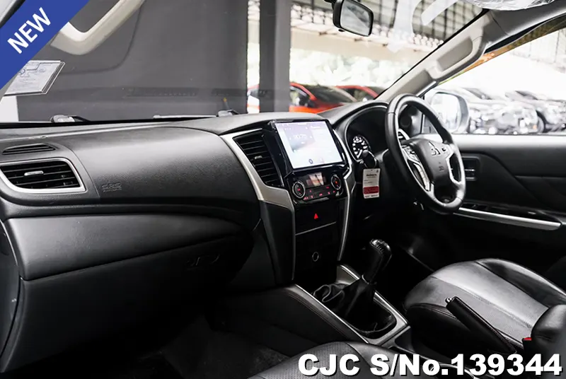 Mitsubishi Triton in White for Sale Image 11